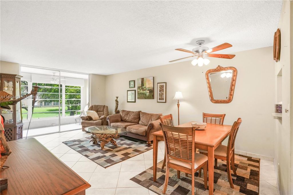 9261 Sunrise Lakes Blvd 203, Sunrise, FL 33322