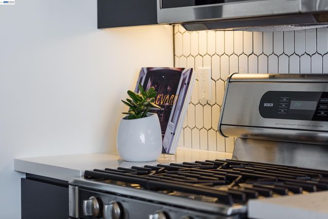 222 Broadway 712, Oakland, CA 94607