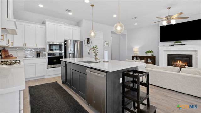 613 Meade Street, New Braunfels, TX 78132