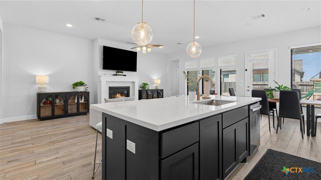 613 Meade Street, New Braunfels, TX 78132
