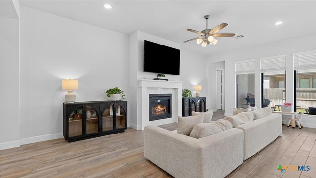 613 Meade Street, New Braunfels, TX 78132