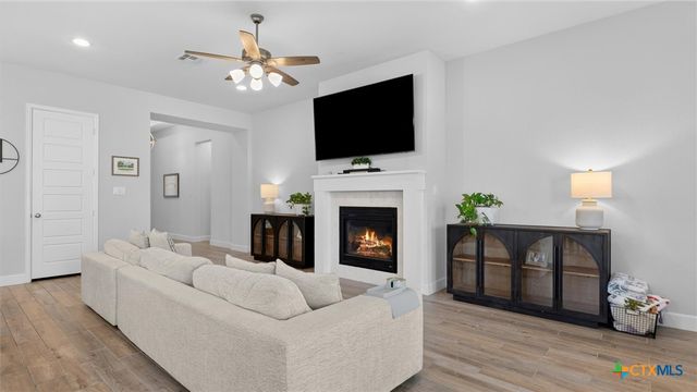 613 Meade Street, New Braunfels, TX 78132