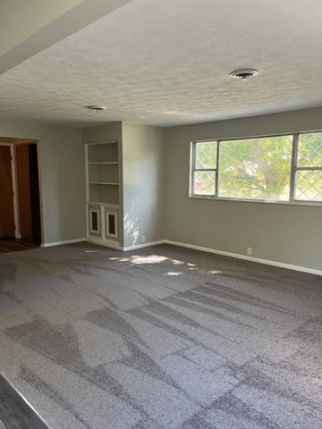 1990 Alexandria Pike, Highland Heights, KY 41076