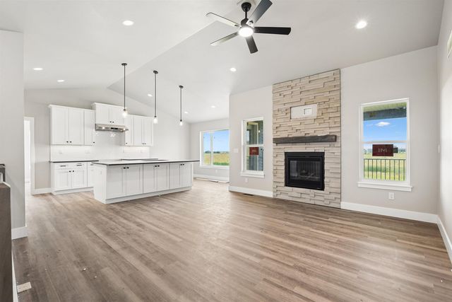 130 Moonlight Drive, Waterloo, IA 50701