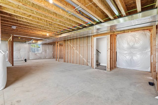 130 Moonlight Drive, Waterloo, IA 50701