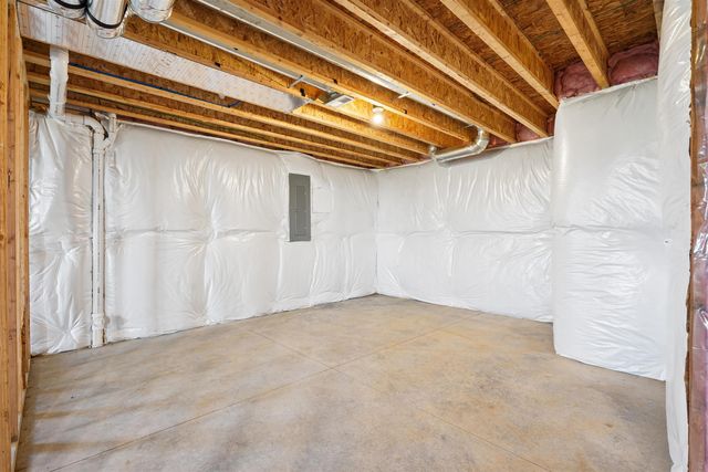 130 Moonlight Drive, Waterloo, IA 50701