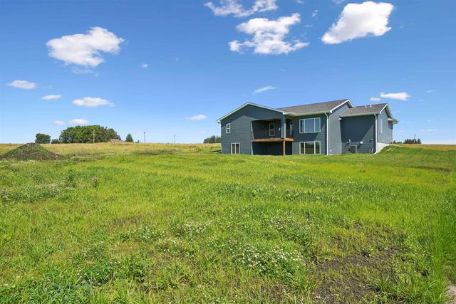 130 Moonlight Drive, Waterloo, IA 50701