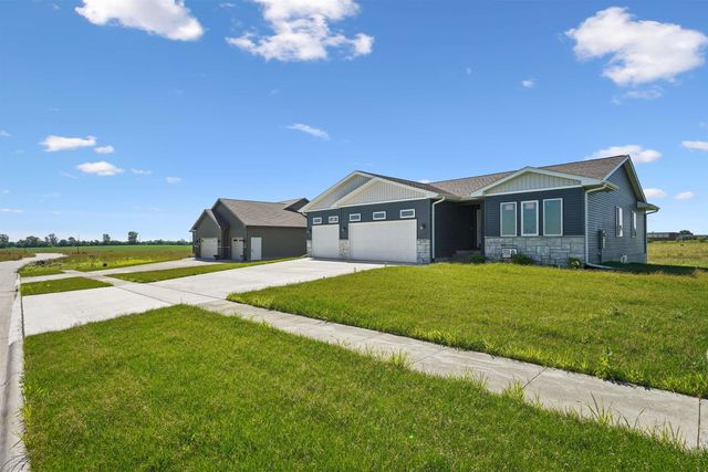 130 Moonlight Drive, Waterloo, IA 50701