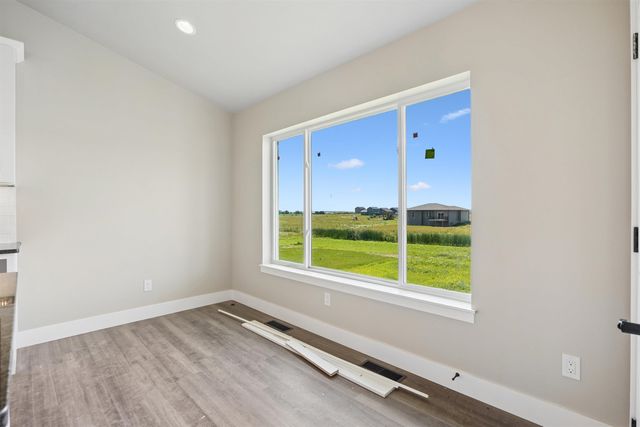 130 Moonlight Drive, Waterloo, IA 50701
