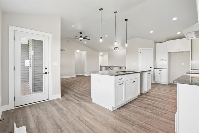 130 Moonlight Drive, Waterloo, IA 50701