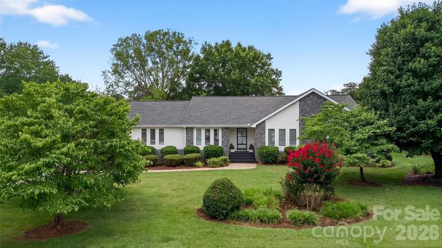 110 Old Squaw Road, Mooresville, NC 28117