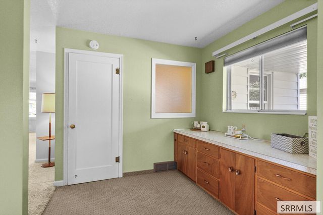 822 Crestmont Avenue, Idaho Falls, ID 83402