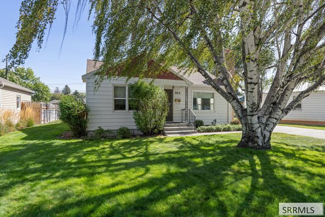 822 Crestmont Avenue, Idaho Falls, ID 83402