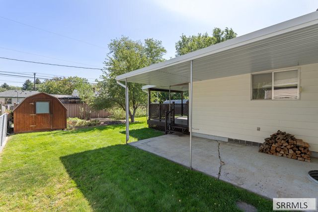 822 Crestmont Avenue, Idaho Falls, ID 83402