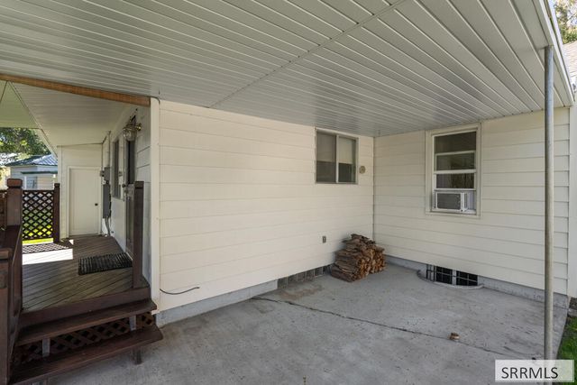 822 Crestmont Avenue, Idaho Falls, ID 83402