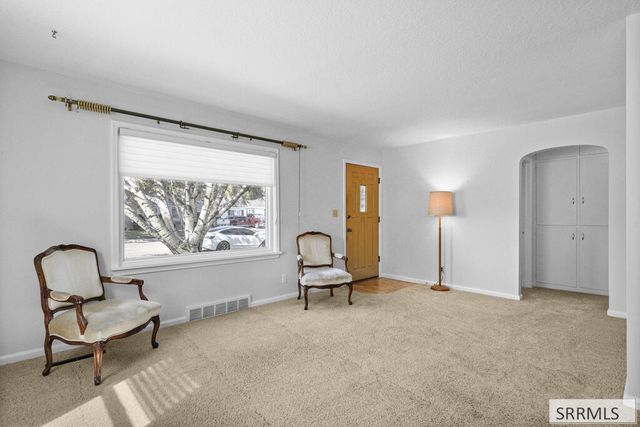 822 Crestmont Avenue, Idaho Falls, ID 83402