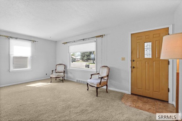 822 Crestmont Avenue, Idaho Falls, ID 83402