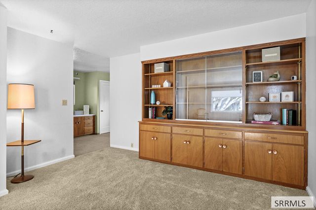 822 Crestmont Avenue, Idaho Falls, ID 83402