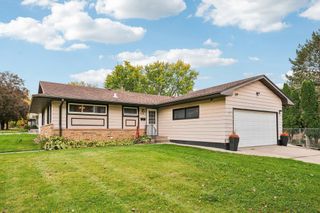 908 Prairie Avenue SW, Faribault, MN 55021