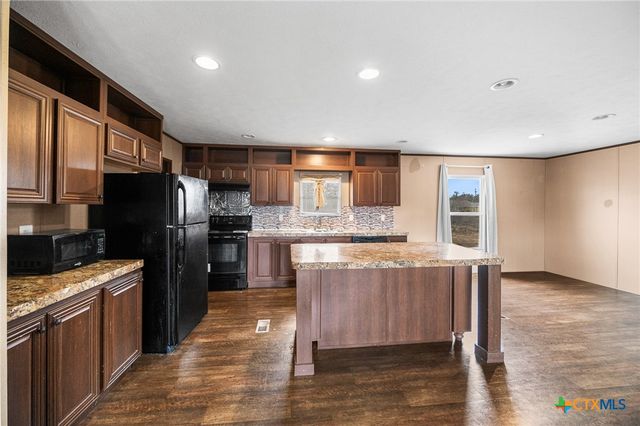 3814 New Mathis Road, Elmendorf, TX 78112