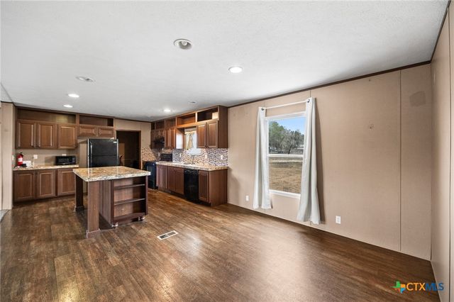 3814 New Mathis Road, Elmendorf, TX 78112