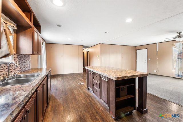 3814 New Mathis Road, Elmendorf, TX 78112