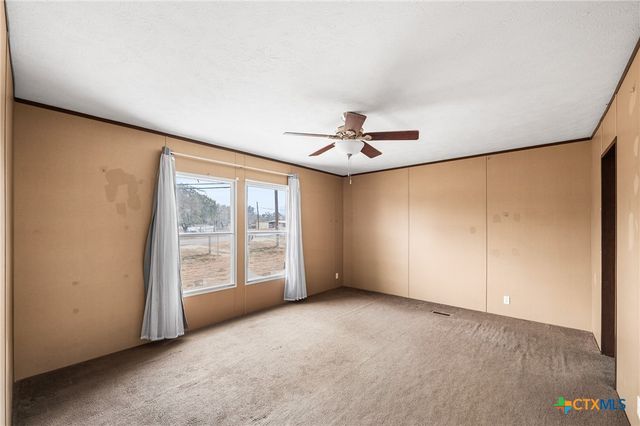 3814 New Mathis Road, Elmendorf, TX 78112