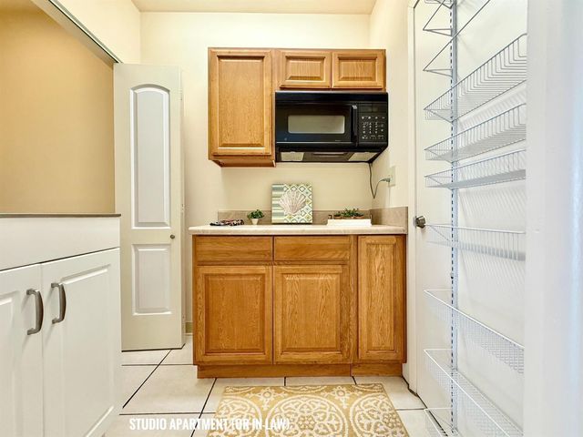 1213 W Broward Street, Lantana, FL 33462