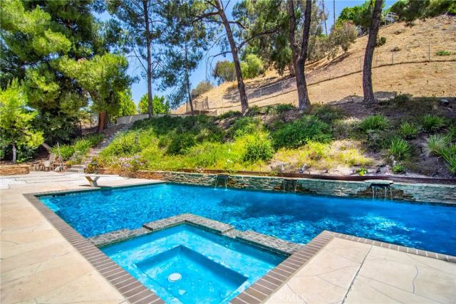 19611 Rosita Street, Tarzana, CA 91356