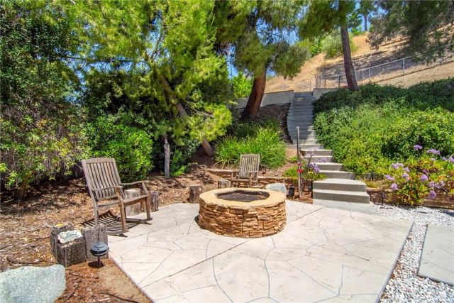 19611 Rosita Street, Tarzana, CA 91356