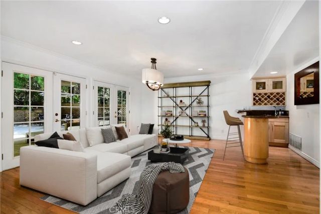19611 Rosita Street, Tarzana, CA 91356