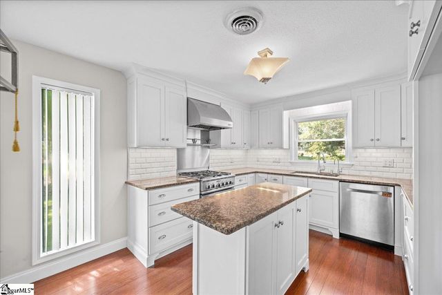 136 Shannon Lake Circle, Greenville, SC 29615