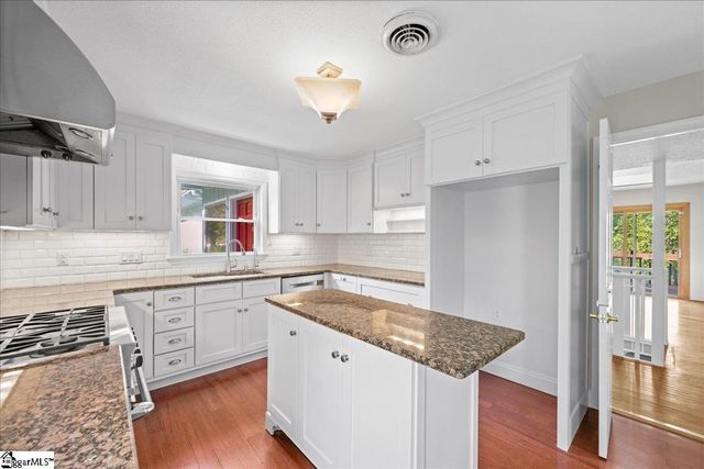 136 Shannon Lake Circle, Greenville, SC 29615