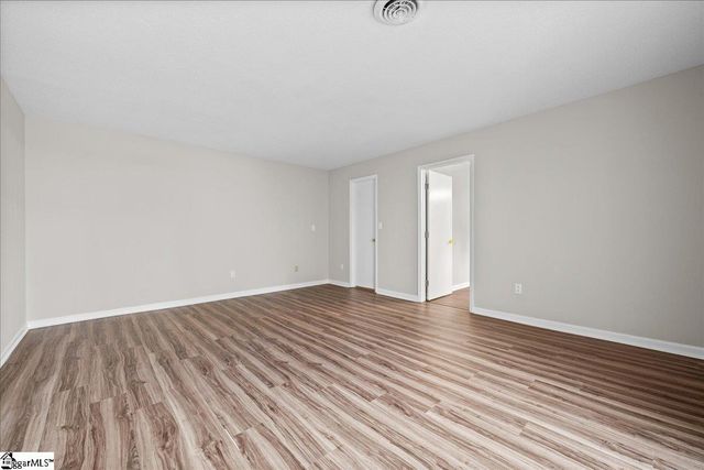 136 Shannon Lake Circle, Greenville, SC 29615