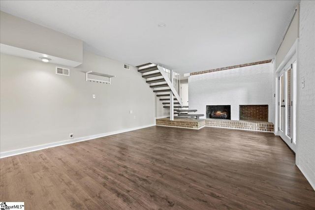 136 Shannon Lake Circle, Greenville, SC 29615