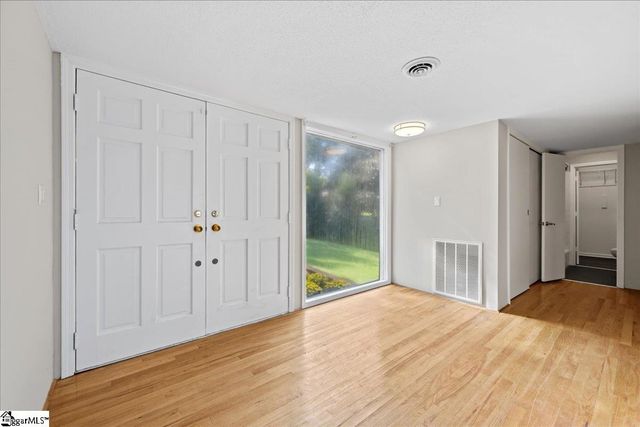 136 Shannon Lake Circle, Greenville, SC 29615