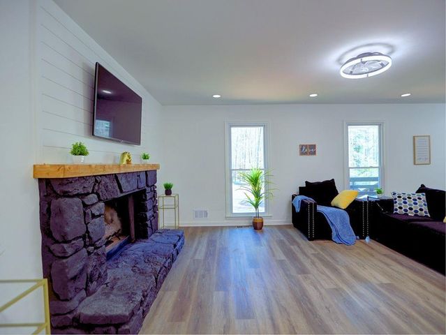 3075 Wayward Drive, Marietta, GA 30066