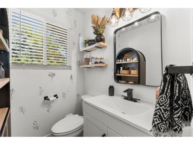 818 E Swallow Rd, Fort Collins, CO 80525