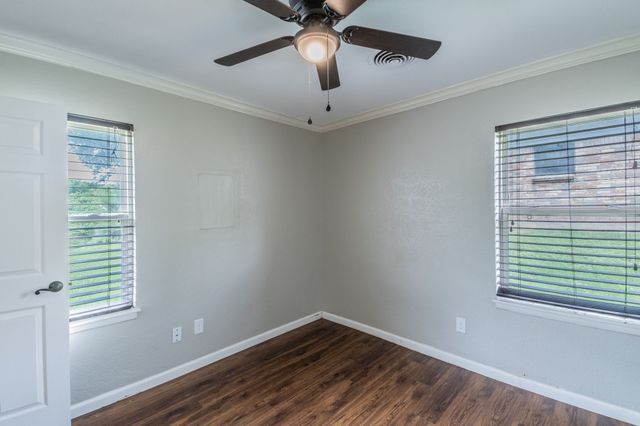 7824 Davenport Avenue, Fort Worth, TX 76116