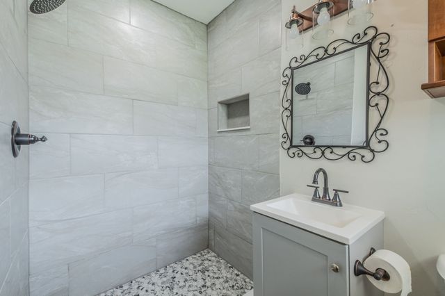 7824 Davenport Avenue, Fort Worth, TX 76116