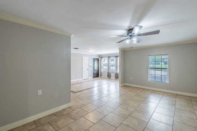 7824 Davenport Avenue, Fort Worth, TX 76116