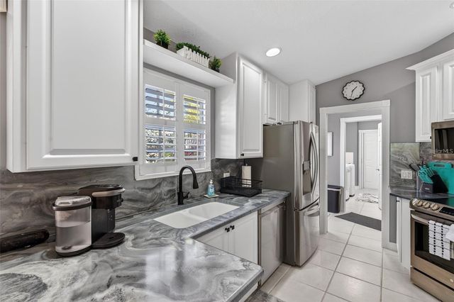 7526 QUINTO DR, Sarasota, FL 34238