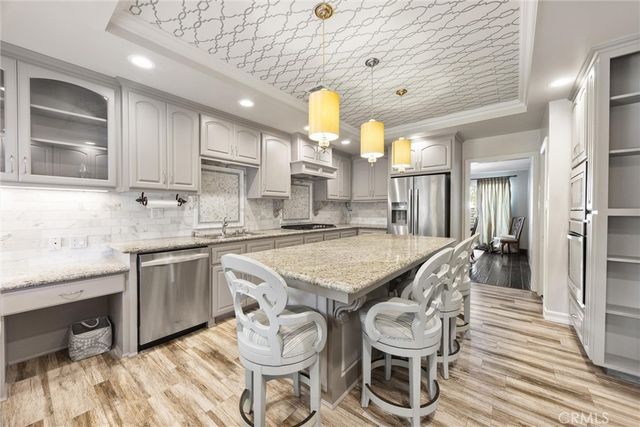 3825 Dalehurst Drive, Bakersfield, CA 93306