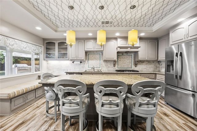 3825 Dalehurst Drive, Bakersfield, CA 93306