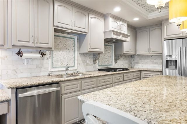 3825 Dalehurst Drive, Bakersfield, CA 93306