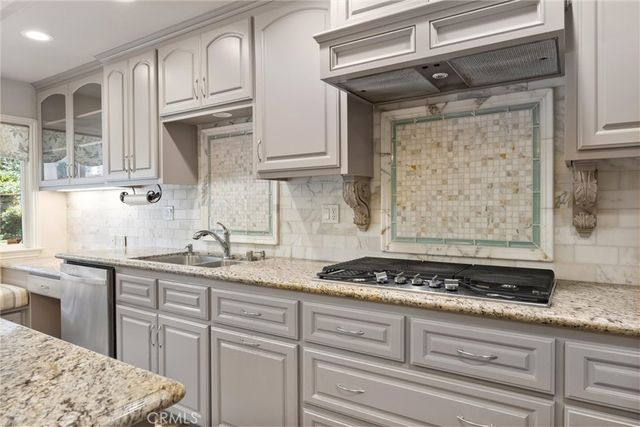 3825 Dalehurst Drive, Bakersfield, CA 93306