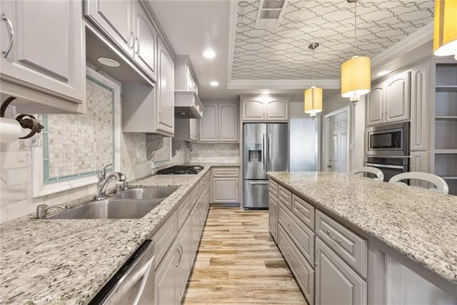3825 Dalehurst Drive, Bakersfield, CA 93306