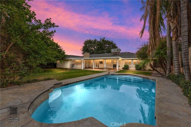 3825 Dalehurst Drive, Bakersfield, CA 93306