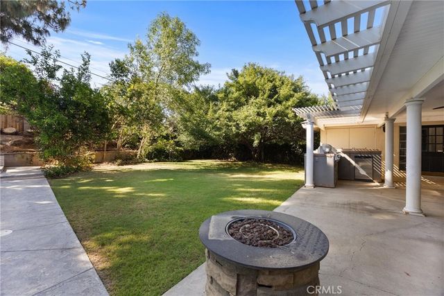 3825 Dalehurst Drive, Bakersfield, CA 93306