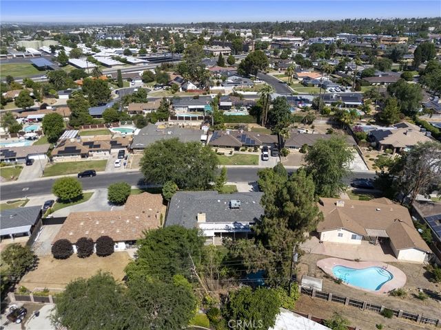 3825 Dalehurst Drive, Bakersfield, CA 93306